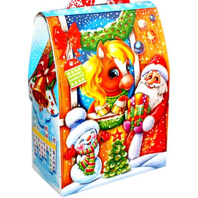 Сладкий новогодний подарок в картонной упаковке весом 600 грамм